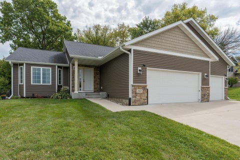 Homes For Sale - 101 Skylark Drive<br/> Blue Earth County, Mankato, MN 56001