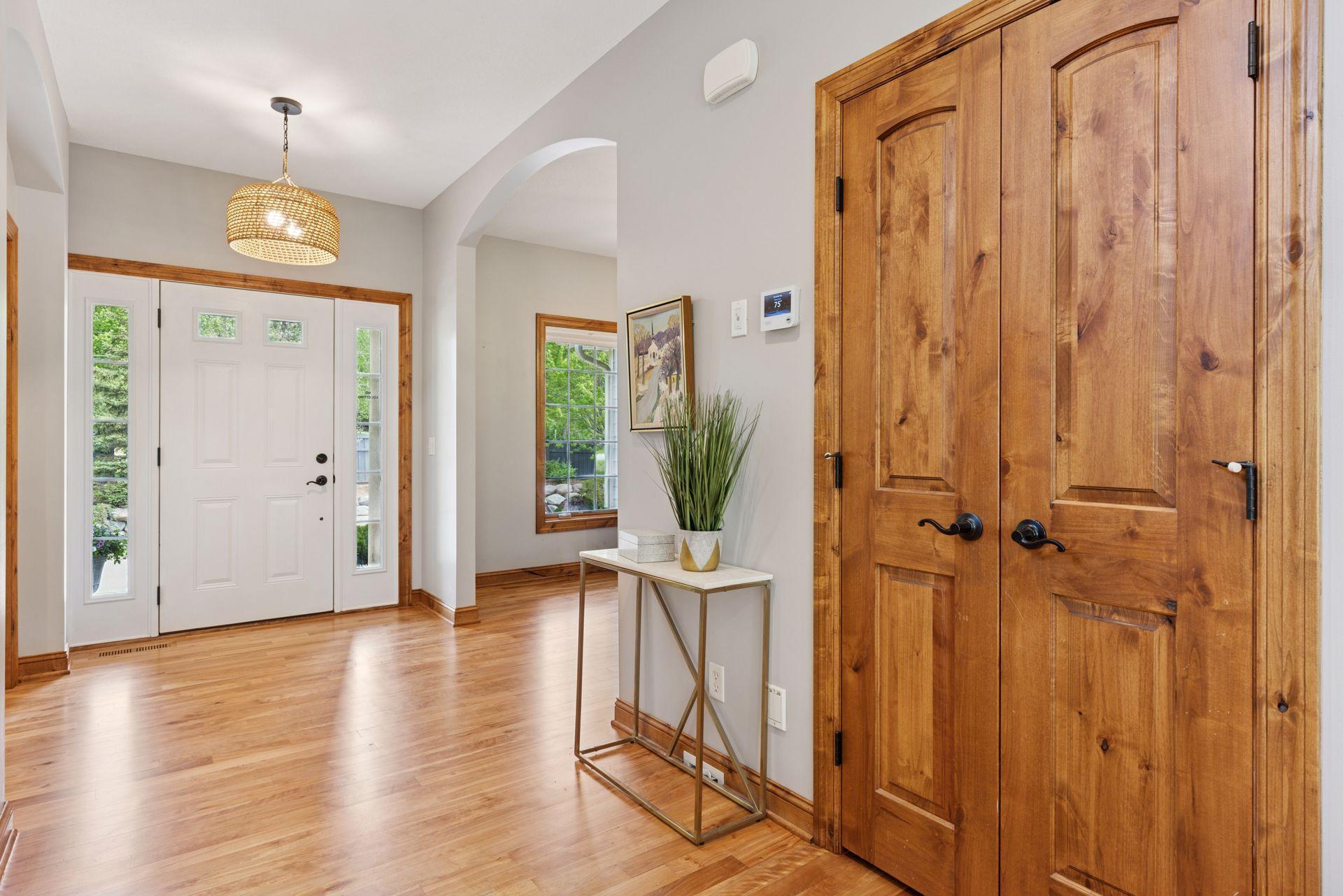 6620 Treetop Road, Chanhassen, Minnesota image 4