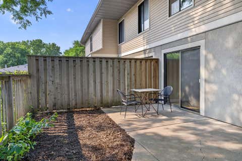 Townhouse For Sale - 1211 Trailwood<br/> Hopkins, MN 55343