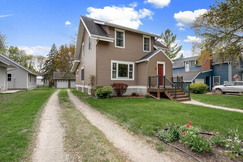 Homes For Sale - 412 4th Avenue<br/> Waseca County, Waseca, MN 56093