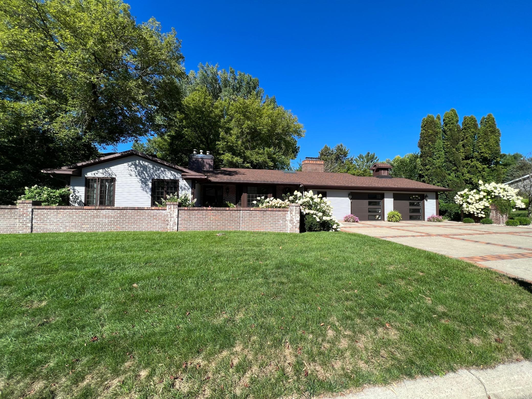 414 Crescent Drive, Albert Lea, Minnesota image 1