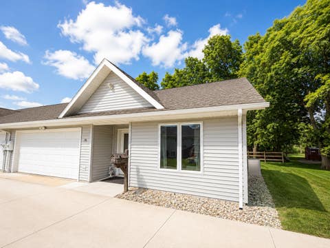 Townhouse For Sale - 86 Knopp Valley Drive<br/> Winona, MN 55987