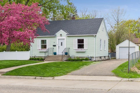 Homes For Sale - 32 17th Avenue<br/> Hopkins, MN 55343