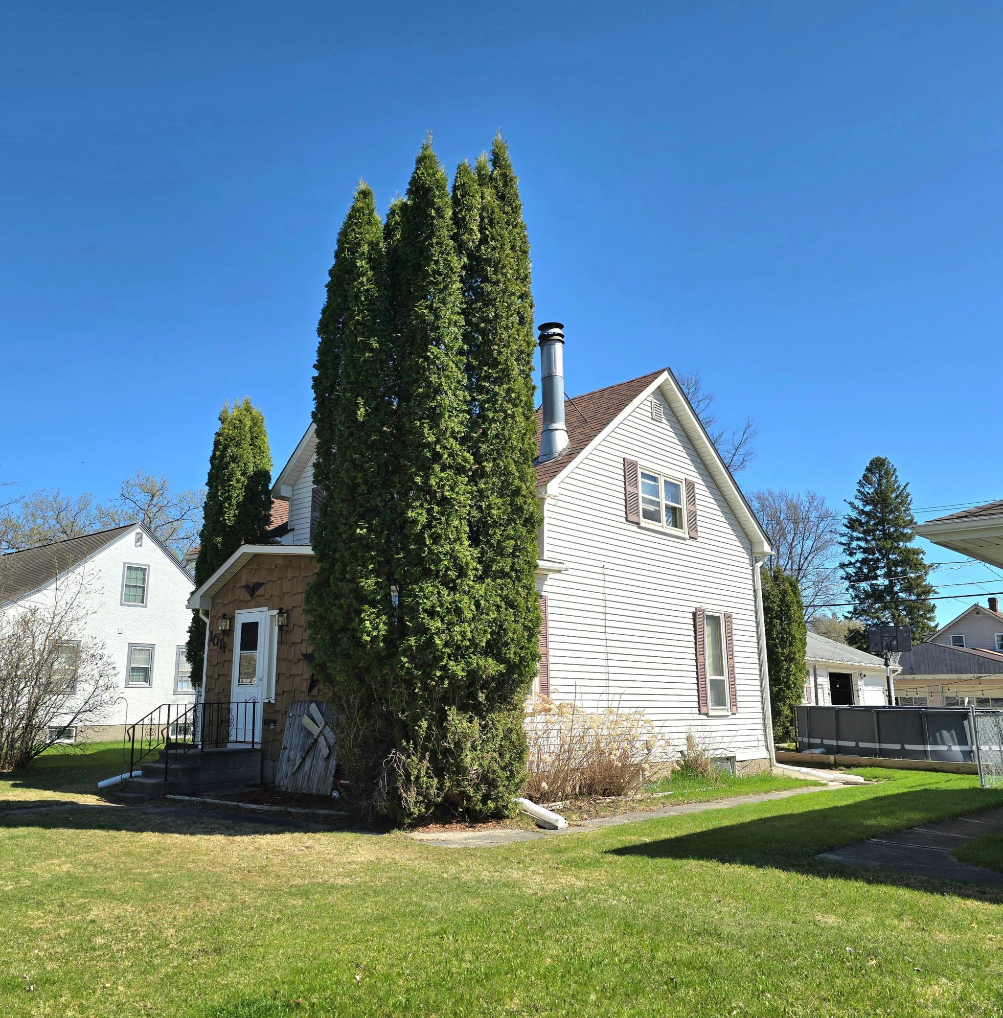 1011 10th Street, International Falls, Minnesota image 3