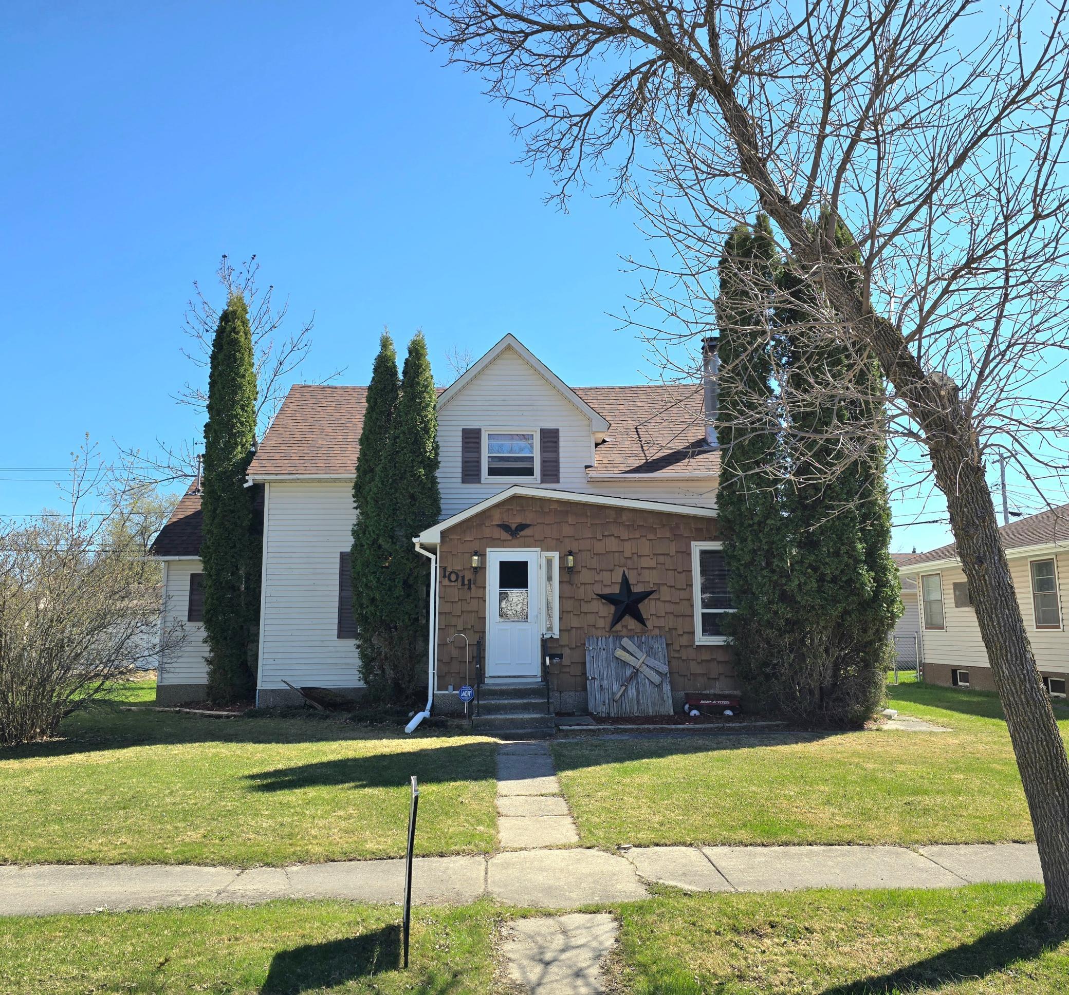 1011 10th Street, International Falls, Minnesota image 1