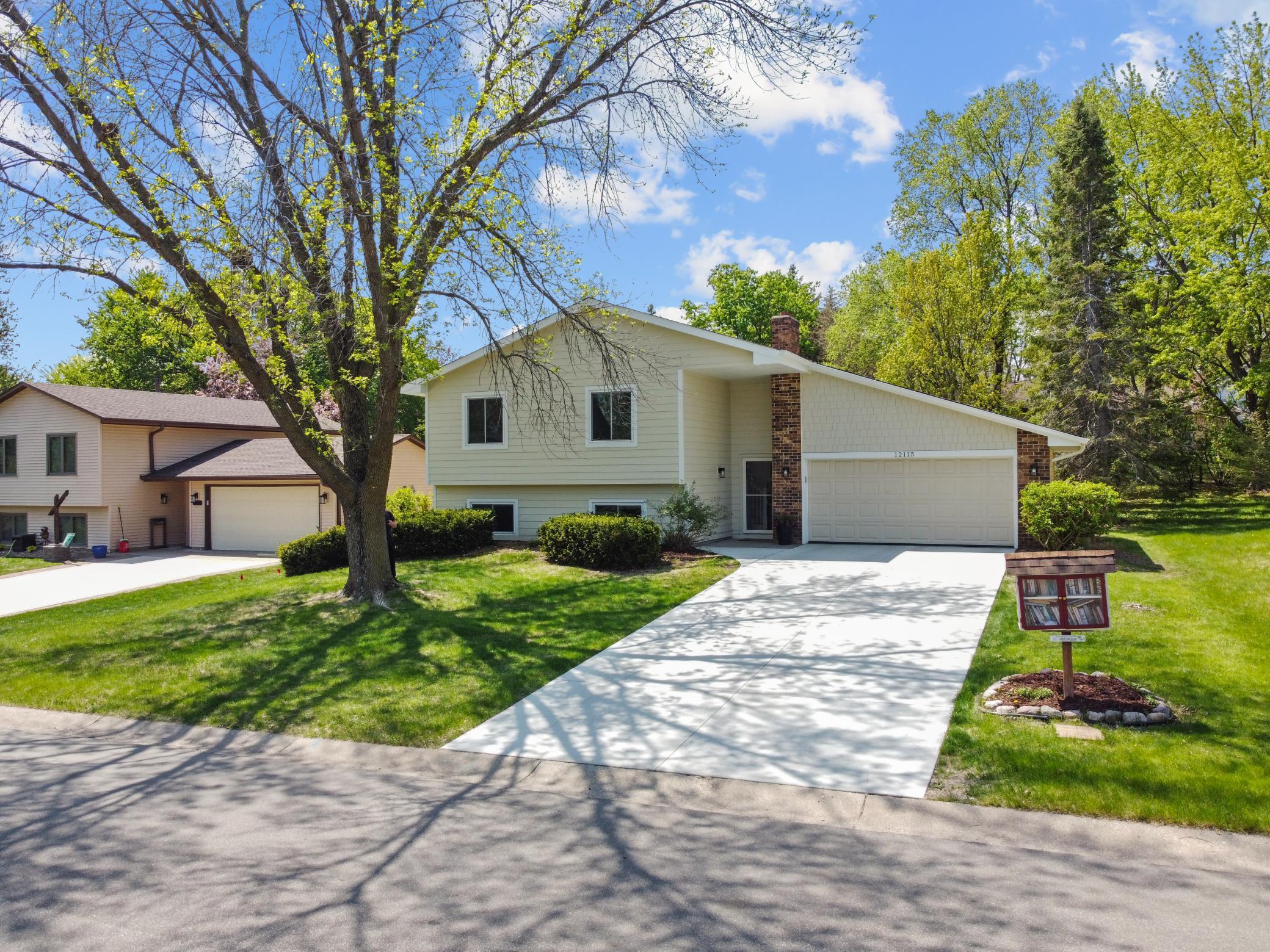 12115 Chesholm Lane, Eden Prairie, Minnesota image 1