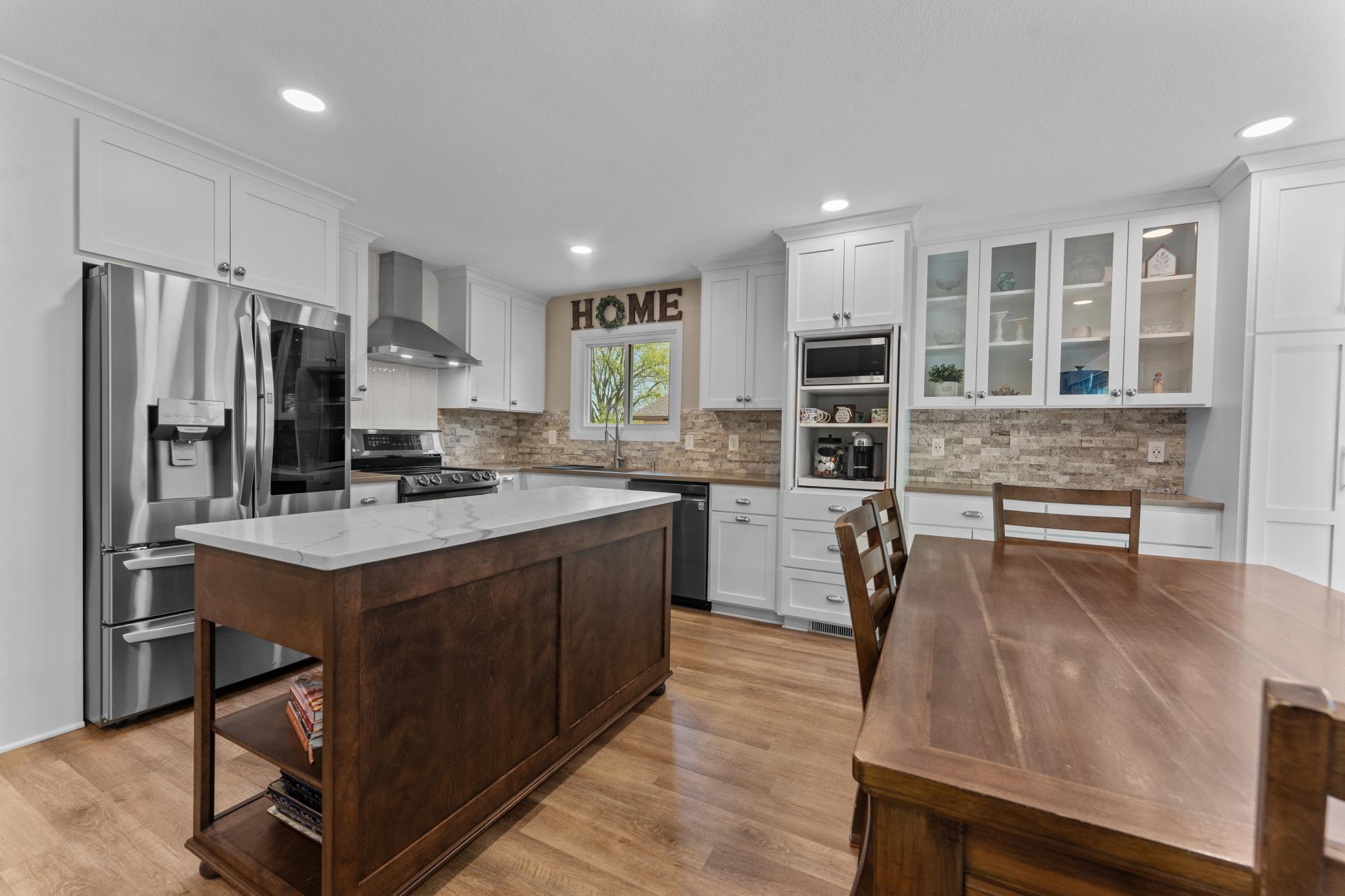 12115 Chesholm Lane, Eden Prairie, Minnesota image 3