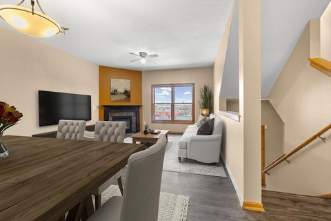 Townhouse For Sale - 568 State Street<br/> Saint Paul, MN 55107