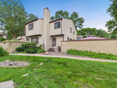 Townhouse For Sale - 6359 Saint Johns Drive<br/> Eden Prairie, MN 55346