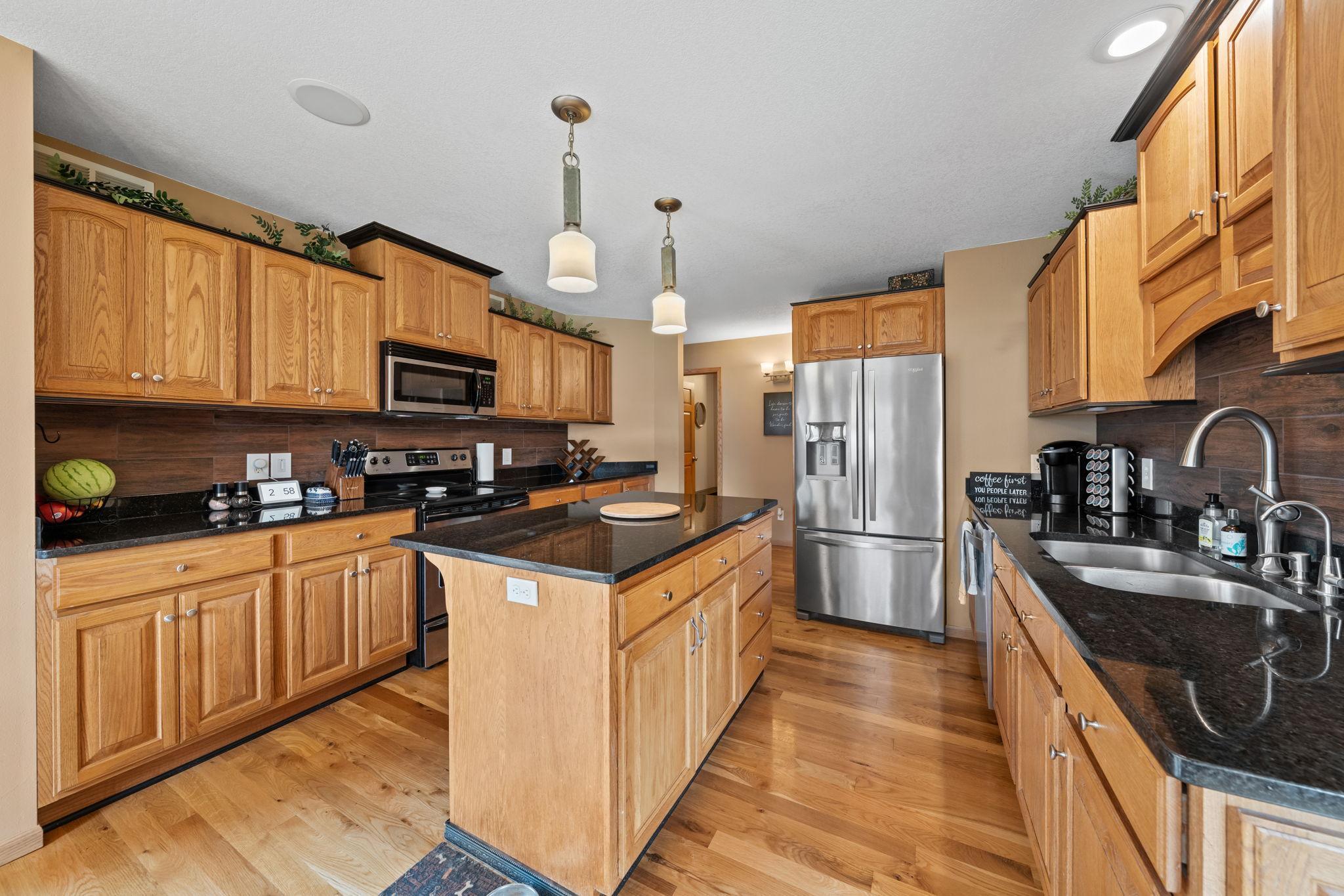 19390 Queen Circle, Elk River, Minnesota image 4