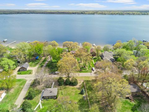 Homes For Sale - 18417 Lakeview Point Drive<br/> Wyoming, MN 55092