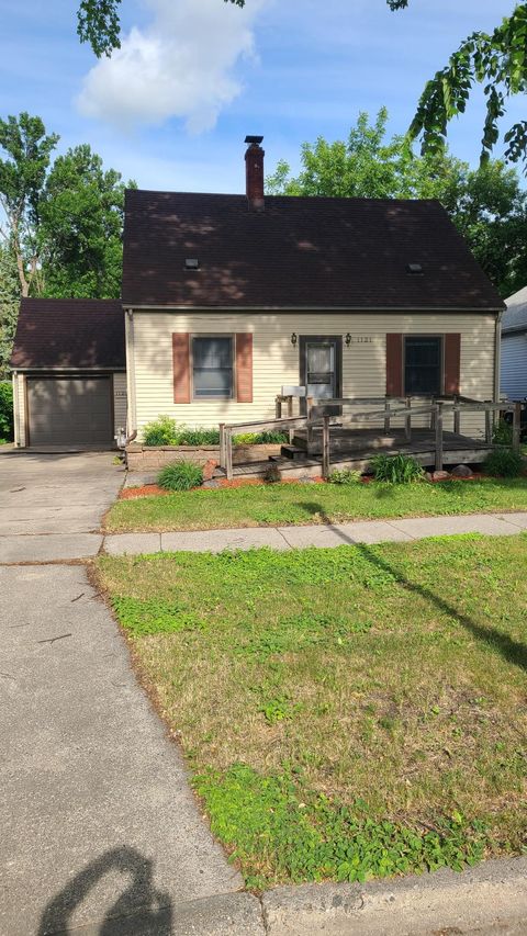 Homes For Sale - 1121 1st Street<br/> Fargo, ND 58102