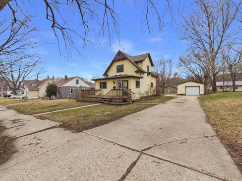 Homes For Sale - 421 1st Avenue<br/> Pope County, Glenwood, MN 56334