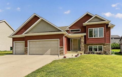 Homes For Sale - 1983 Fieldstone Road<br/> Rochester, MN 55902