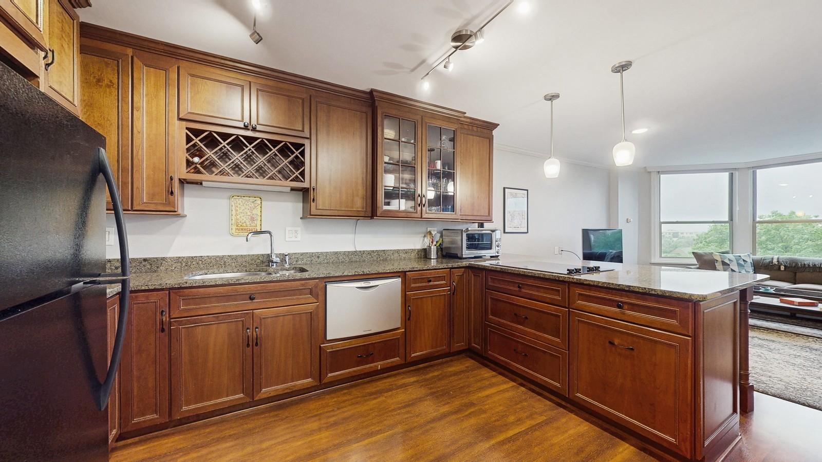1425 W 28th Street #519, Minneapolis, Minnesota image 15