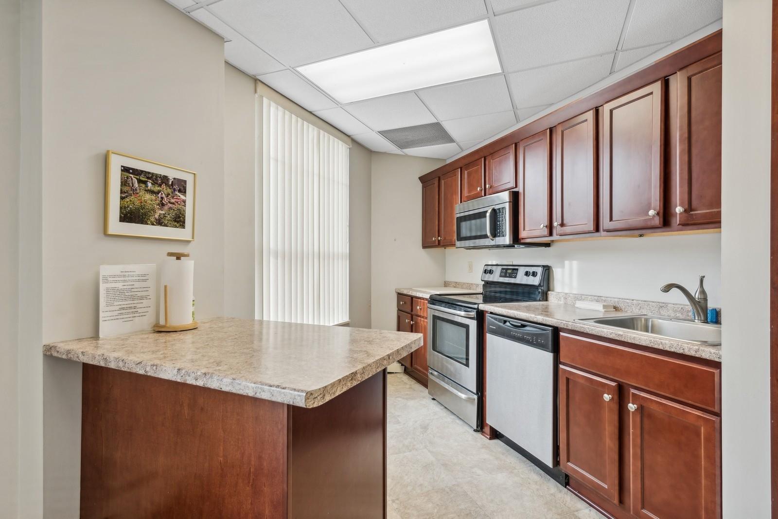 1425 W 28th Street #519, Minneapolis, Minnesota image 31