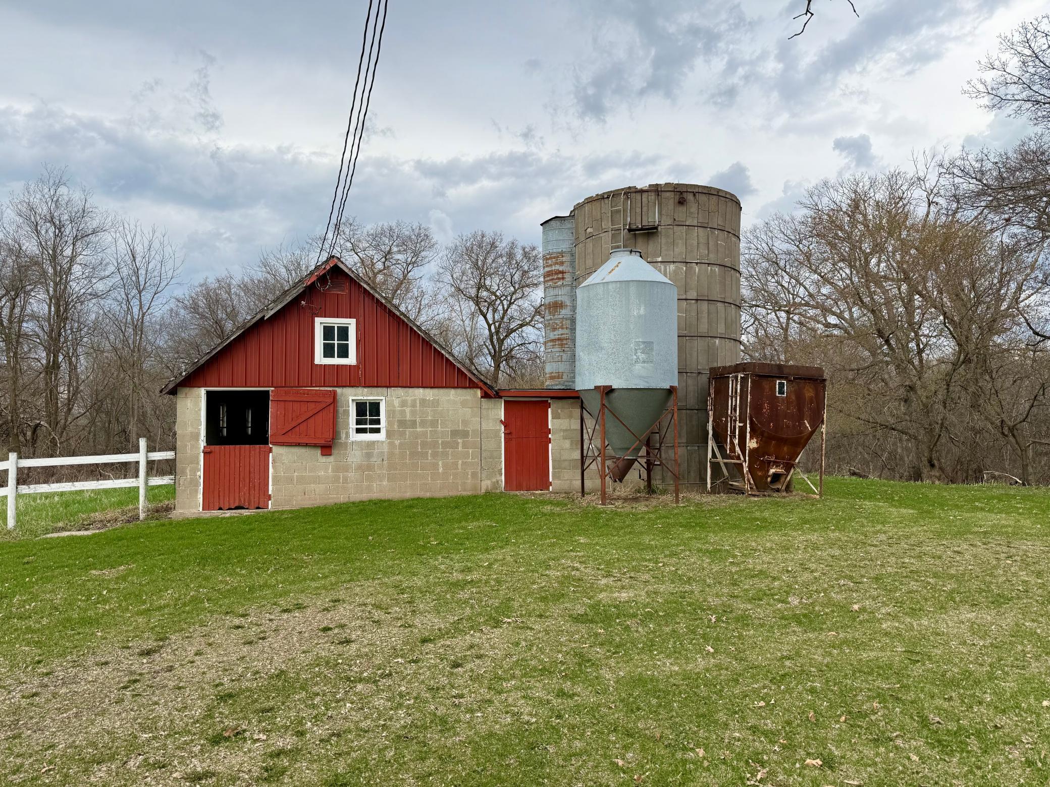 13592 Hoffman Hill Road, Minnesota City, Minnesota image 4