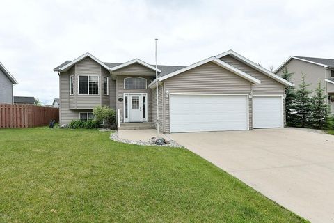Homes For Sale - 1159 39 1/2 Avenue<br/> West Fargo, ND 58078