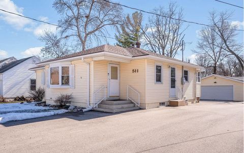 Homes For Sale - 511 Harrison Avenue<br/> North Mankato, MN 56003