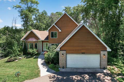 Homes For Sale - 13707 Green Briar Drive<br/> Minnetonka, MN 55305