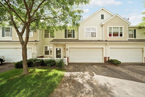 Townhouse For Sale - 966 Princeton Avenue<br/> Shakopee, MN 55379
