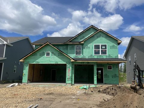 Homes For Sale - 2541 Green Ash Avenue<br/> Shakopee, MN 55379