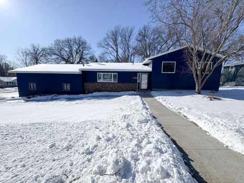 Homes For Sale - 336 E Cherry Avenue<br/> Fergus Falls, MN 56537