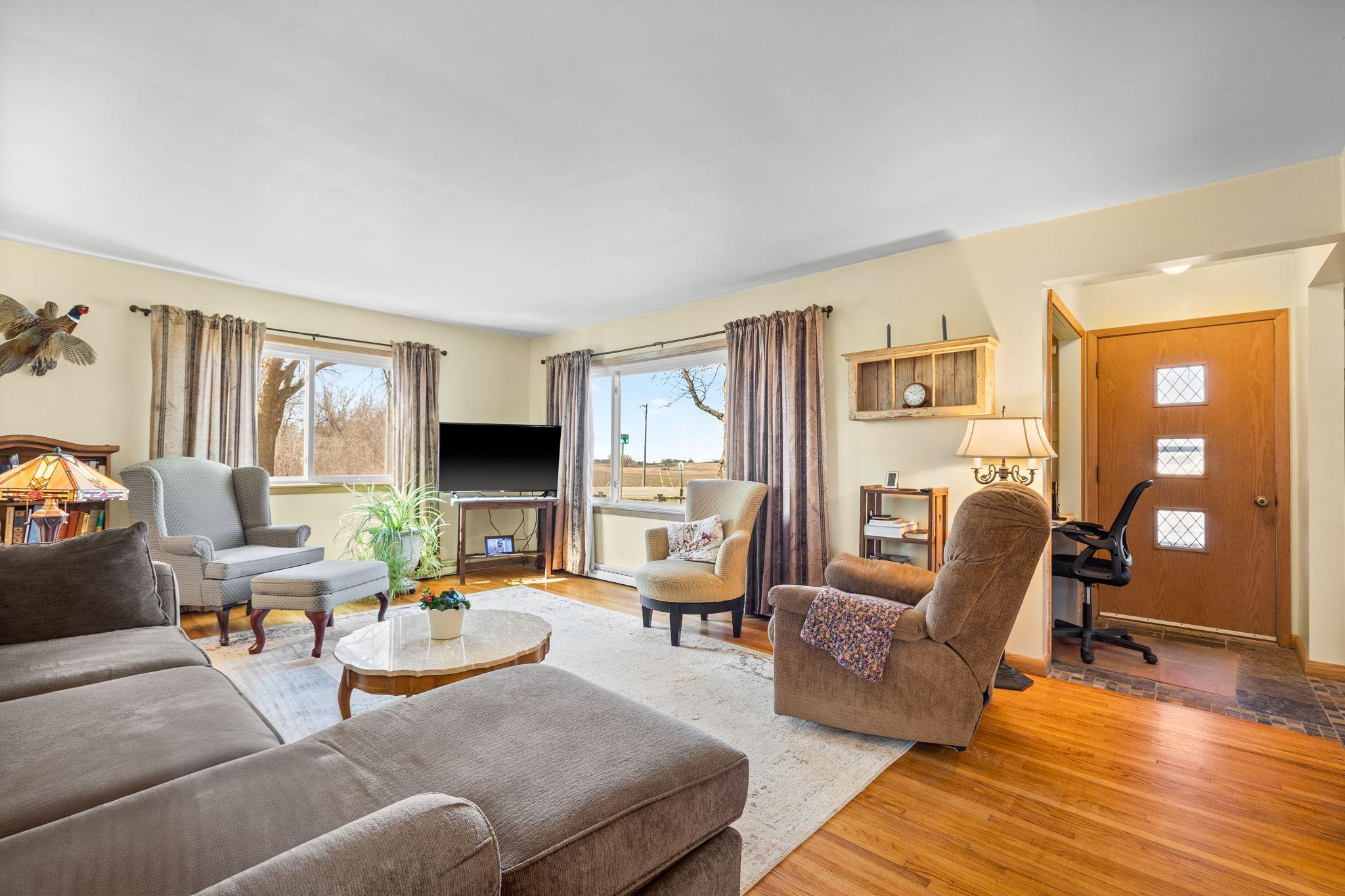 60024 205th Street, Litchfield, Minnesota image 13