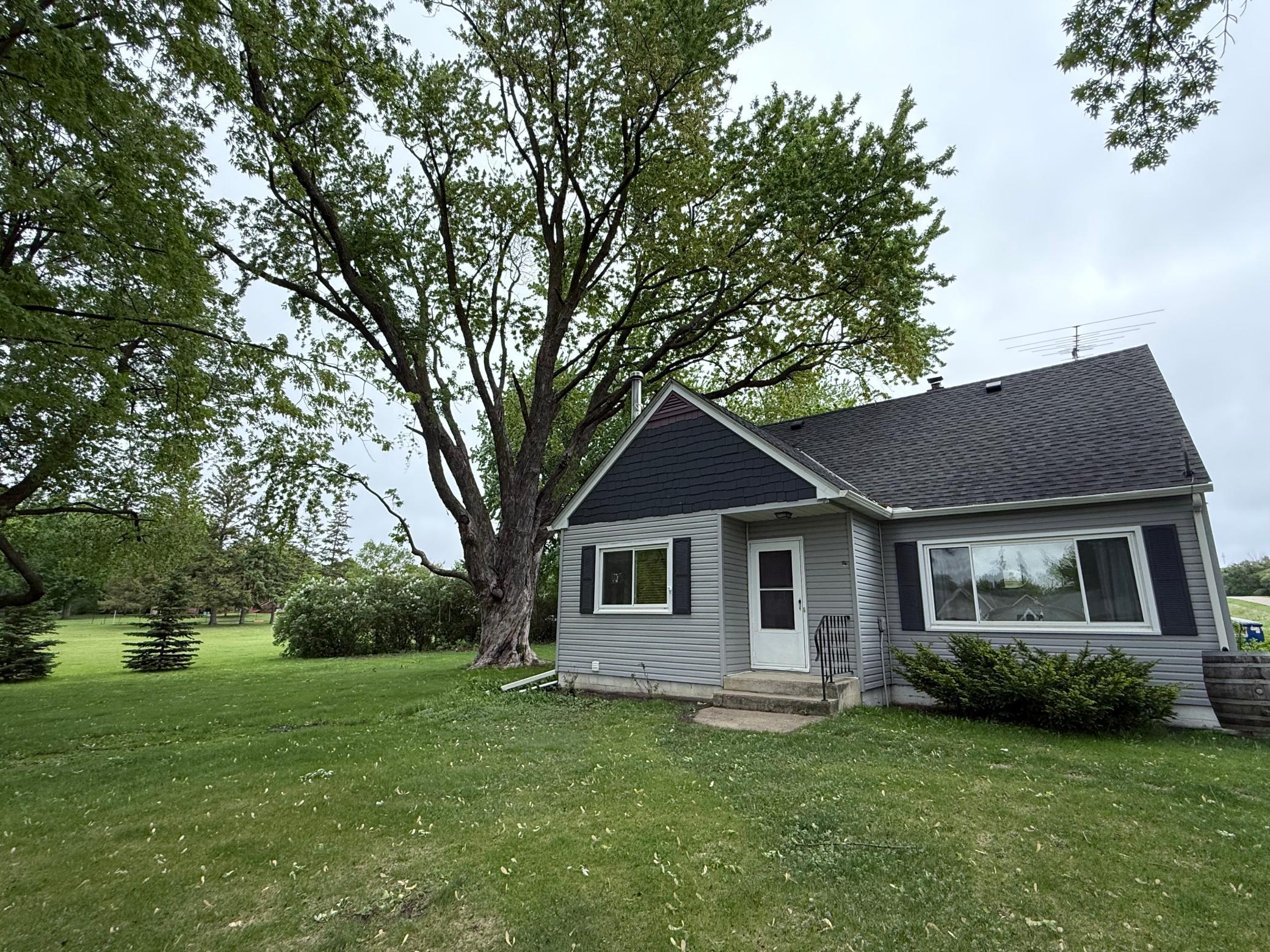 60024 205th Street, Litchfield, Minnesota image 1