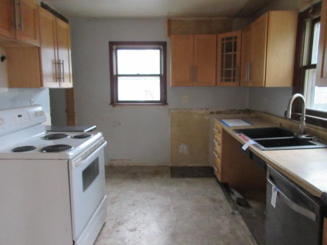 Fargo, North Dakota 58103, United States, 3 Bedrooms Bedrooms, ,2 BathroomsBathrooms,Residential,Active,229142