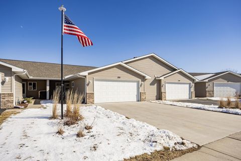 Townhouse For Sale - 609 Danielson Court<br/> Maple Lake, MN 55358