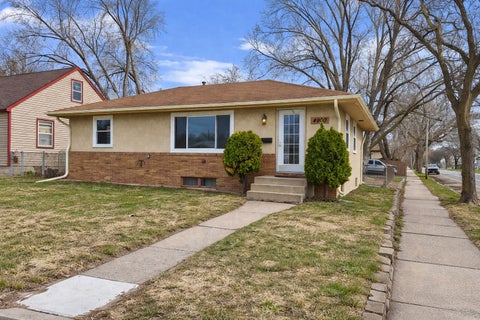 Homes For Sale - 4900 Russell Avenue<br/> Minneapolis, MN 55430