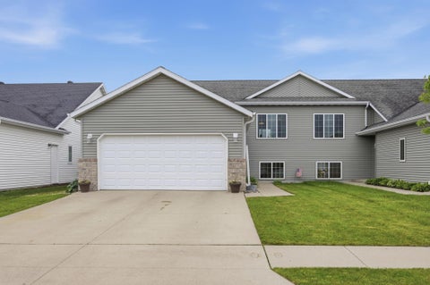 Homes For Sale - 1551 34th Avenue<br/> Moorhead, MN 56560