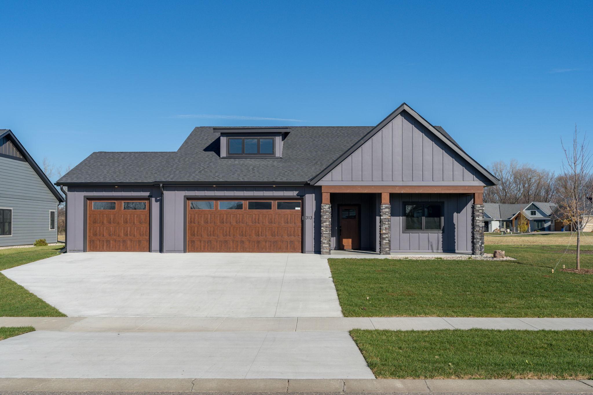 313 Pinehurst Drive, Mankato, Minnesota image 1