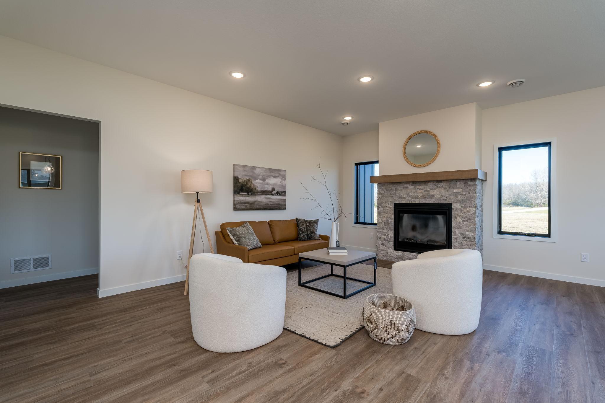 313 Pinehurst Drive, Mankato, Minnesota image 5