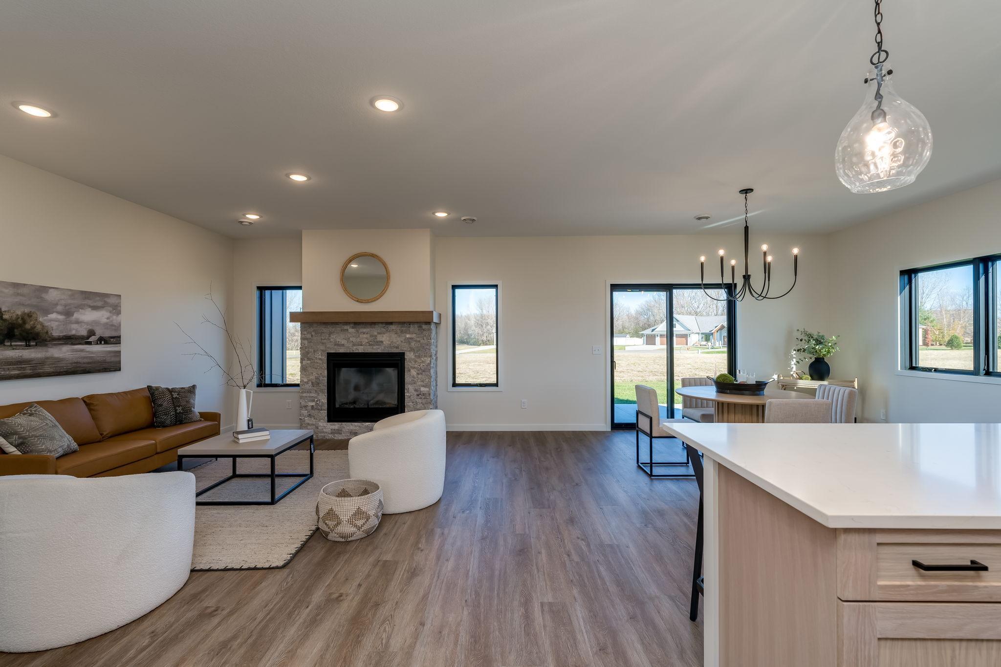 313 Pinehurst Drive, Mankato, Minnesota image 4