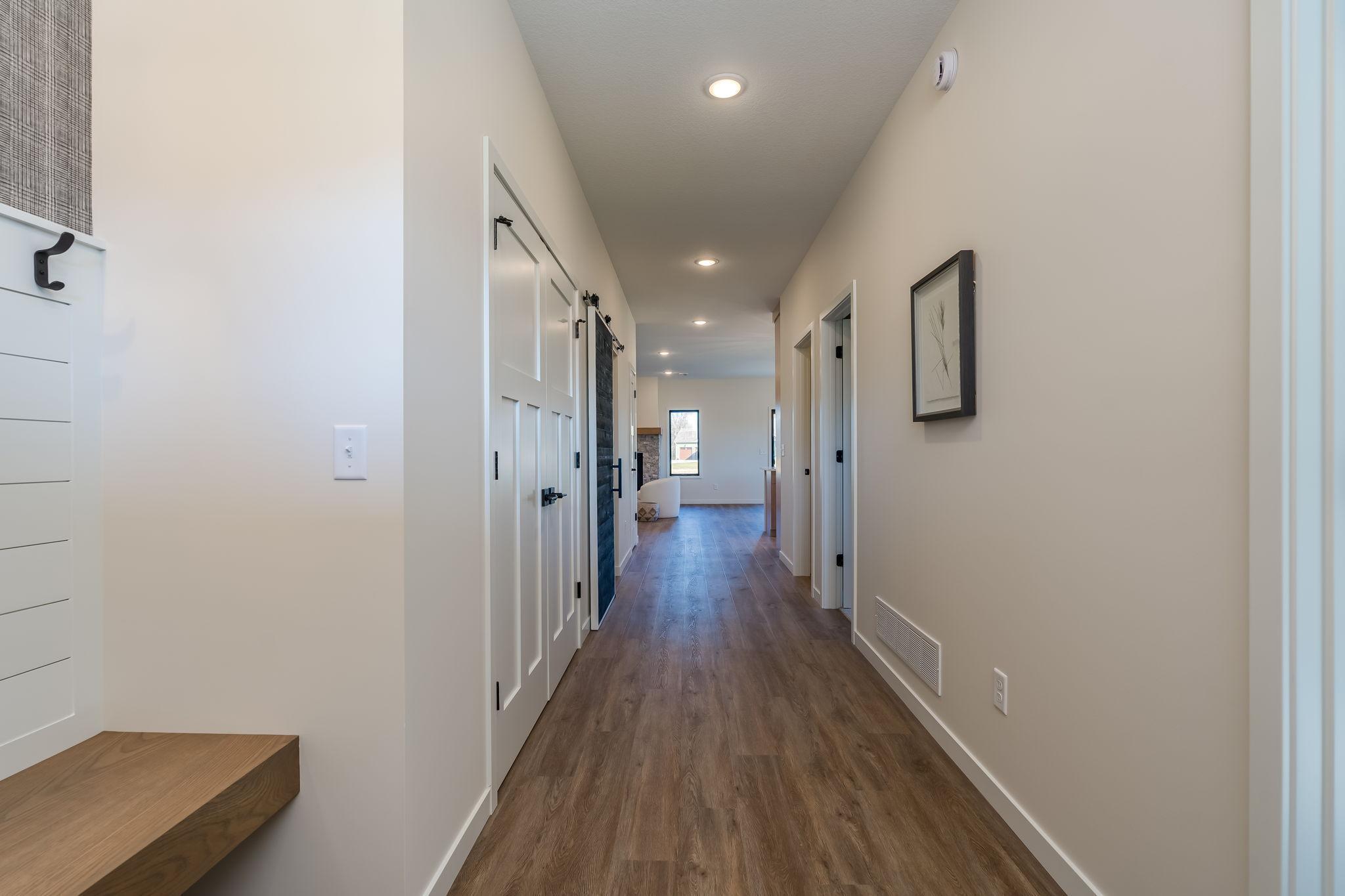 313 Pinehurst Drive, Mankato, Minnesota image 3