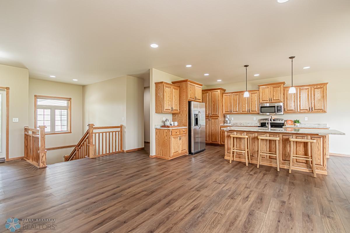 Moorhead, Minnesota 56560, United States, 4 Bedrooms Bedrooms, ,3 BathroomsBathrooms,Residential,Pending,55103