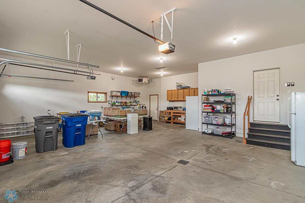 Moorhead, Minnesota 56560, United States, 4 Bedrooms Bedrooms, ,3 BathroomsBathrooms,Residential,Pending,55103