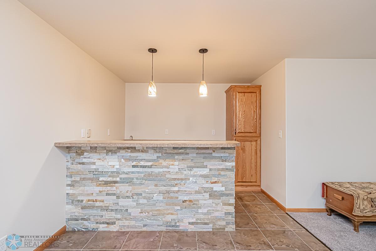 Moorhead, Minnesota 56560, United States, 4 Bedrooms Bedrooms, ,3 BathroomsBathrooms,Residential,Pending,55103