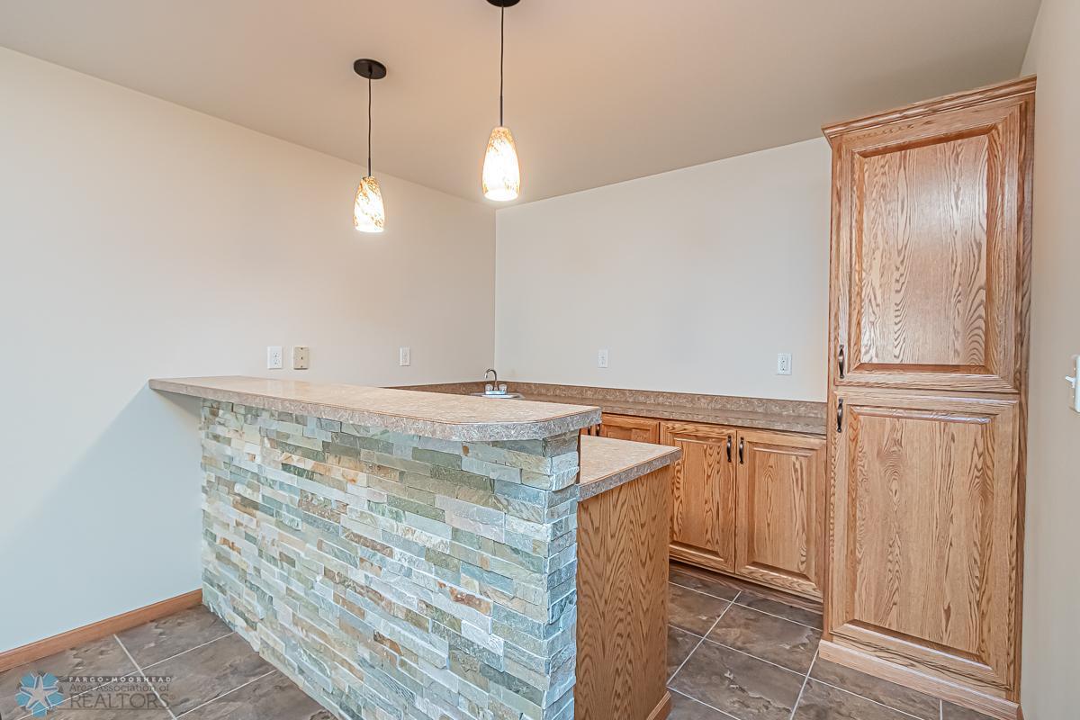 Moorhead, Minnesota 56560, United States, 4 Bedrooms Bedrooms, ,3 BathroomsBathrooms,Residential,Pending,55103