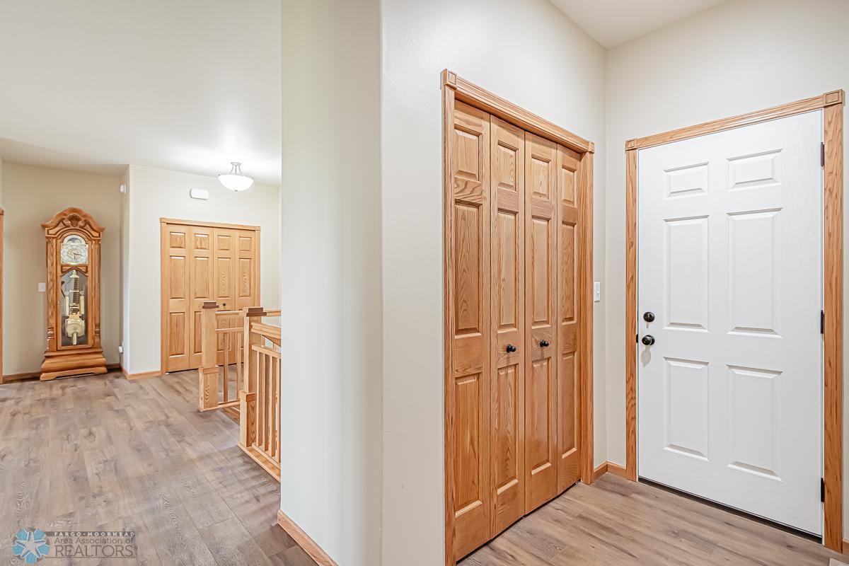 Moorhead, Minnesota 56560, United States, 4 Bedrooms Bedrooms, ,3 BathroomsBathrooms,Residential,Pending,55103