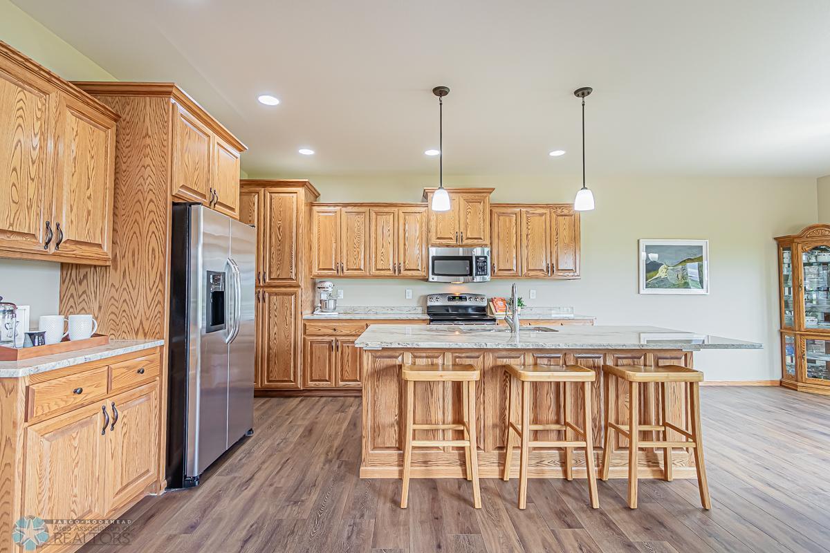 Moorhead, Minnesota 56560, United States, 4 Bedrooms Bedrooms, ,3 BathroomsBathrooms,Residential,Pending,55103