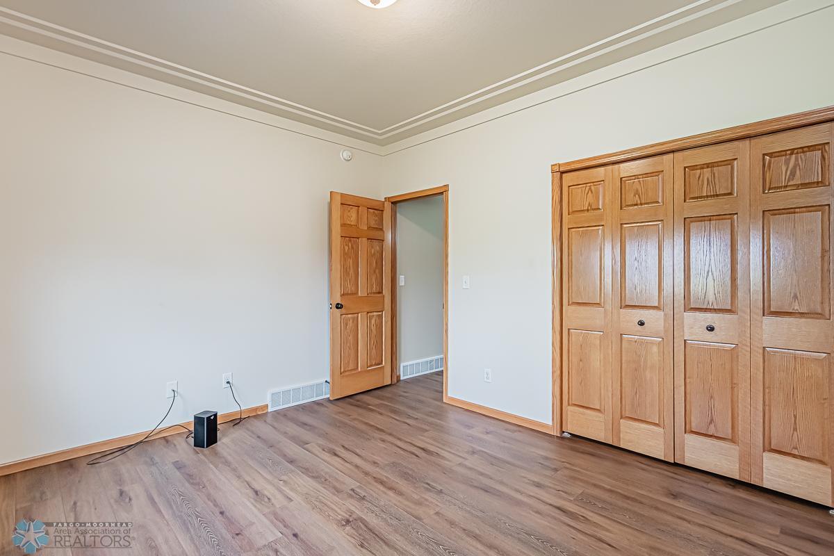 Moorhead, Minnesota 56560, United States, 4 Bedrooms Bedrooms, ,3 BathroomsBathrooms,Residential,Pending,55103