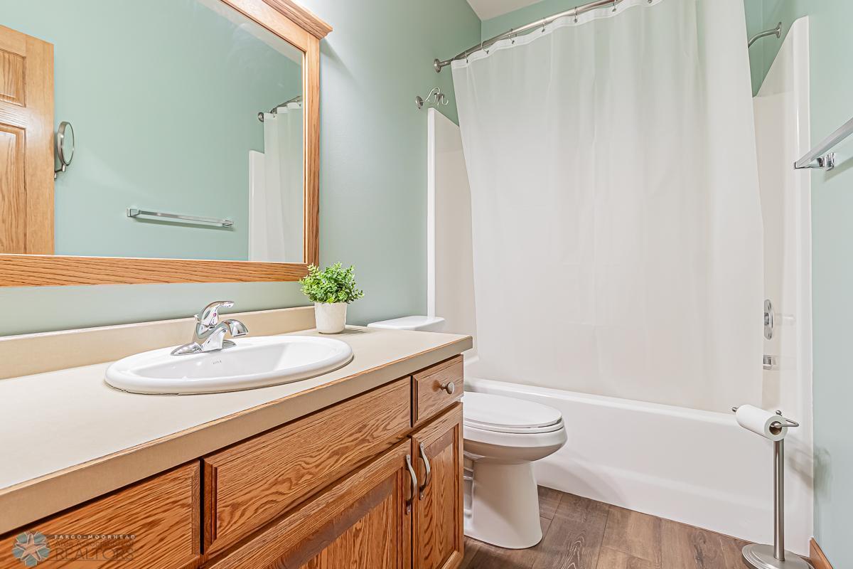 Moorhead, Minnesota 56560, United States, 4 Bedrooms Bedrooms, ,3 BathroomsBathrooms,Residential,Pending,55103