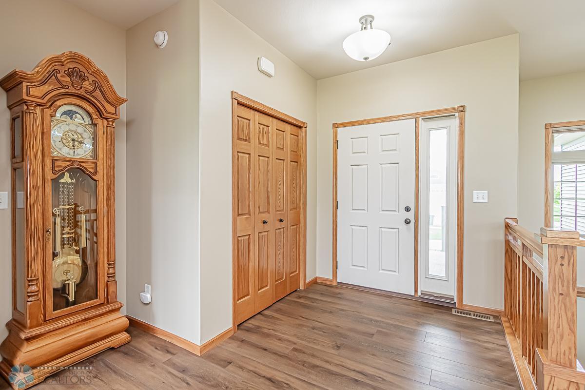 Moorhead, Minnesota 56560, United States, 4 Bedrooms Bedrooms, ,3 BathroomsBathrooms,Residential,Pending,55103