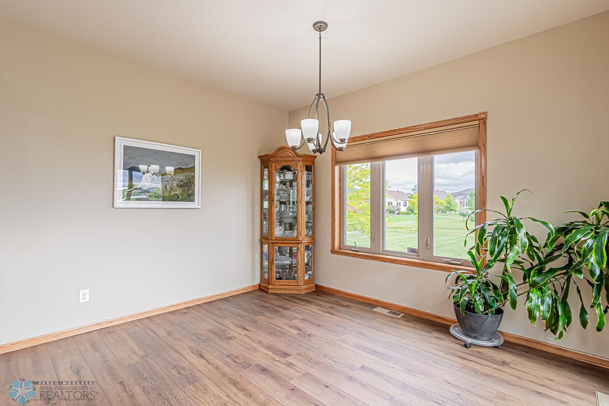 Moorhead, Minnesota 56560, United States, 4 Bedrooms Bedrooms, ,3 BathroomsBathrooms,Residential,Pending,55103