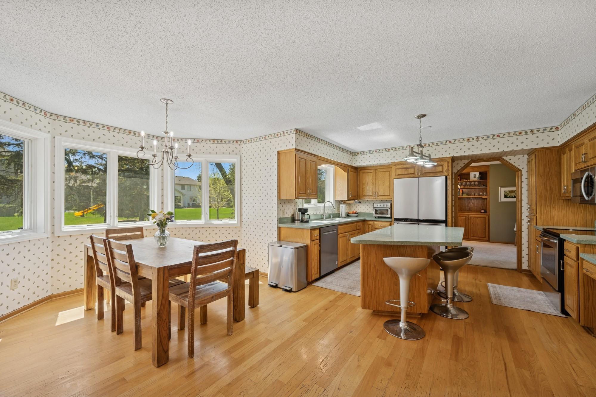 1284 W Royal Oaks Drive, Saint Paul, Minnesota image 3