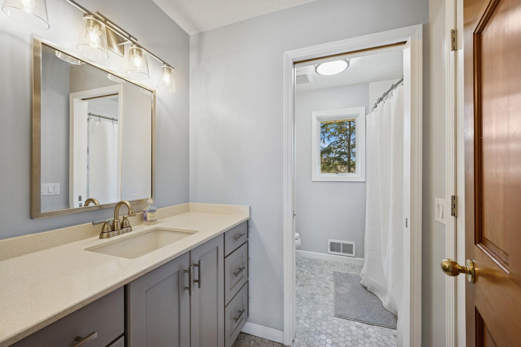 1284 W Royal Oaks Drive, Saint Paul, Minnesota image 14
