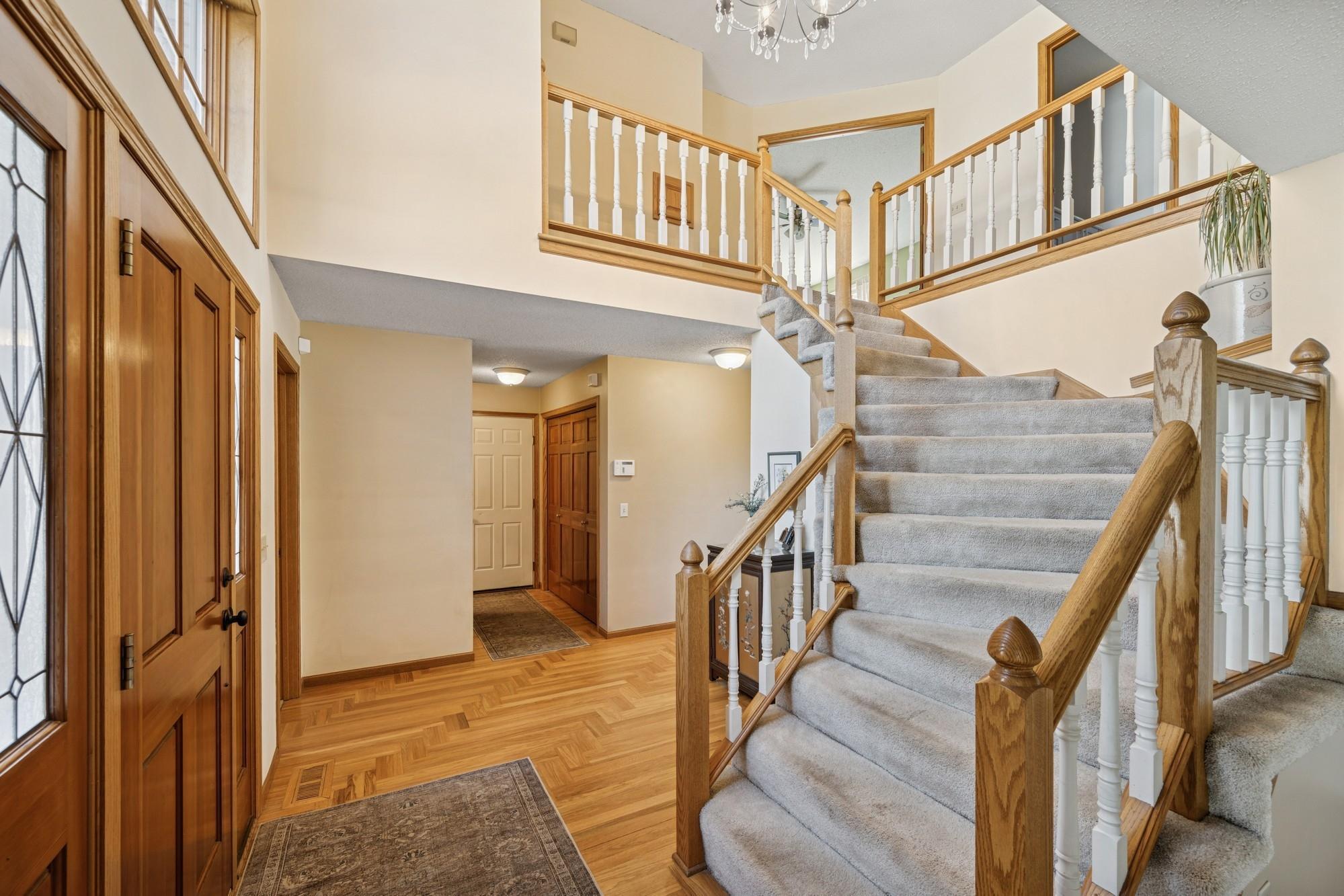 1284 W Royal Oaks Drive, Saint Paul, Minnesota image 2